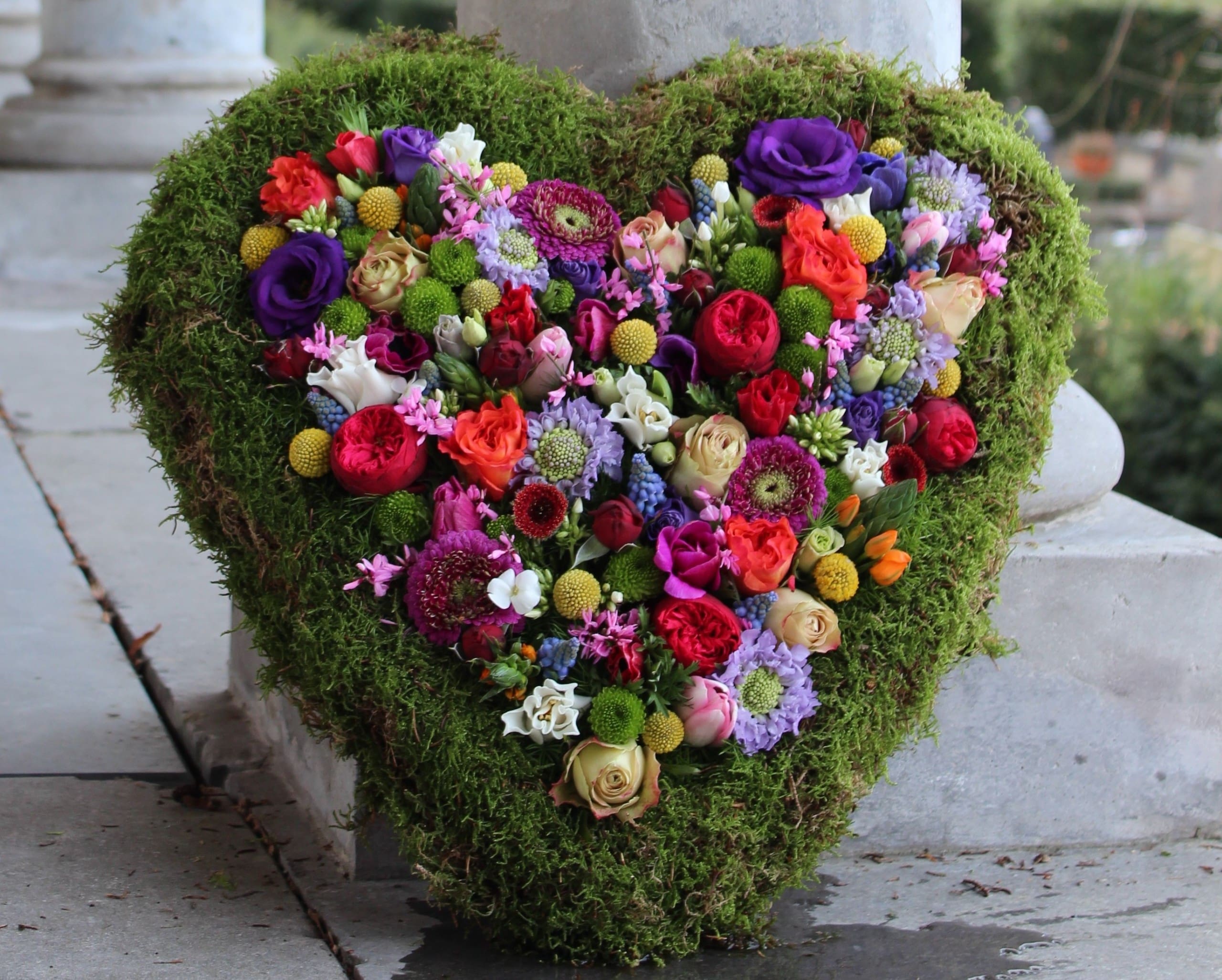 tafereel Haast je Rechthoek rouwbloemen hart rouwboeket in hartvorm hart uit bloemen voor uitvaart